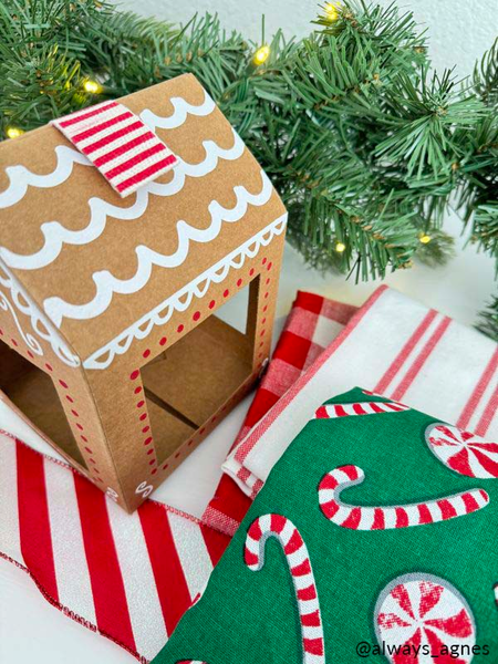 Peppermint Gingerbread House Towel Set