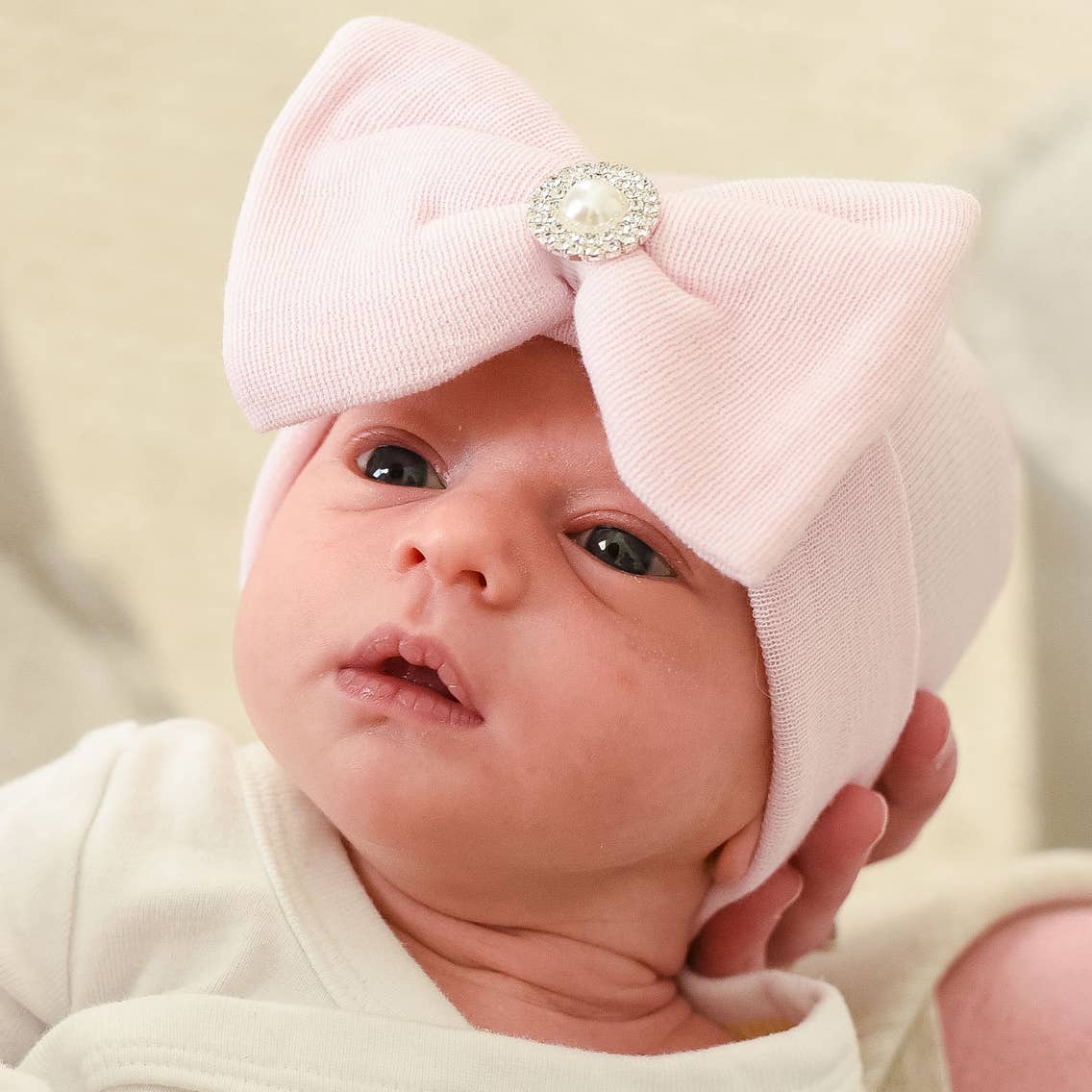 www.ilybean.com - ARIA Newborn Girl Pink or White Hospital Hat Pearl Center